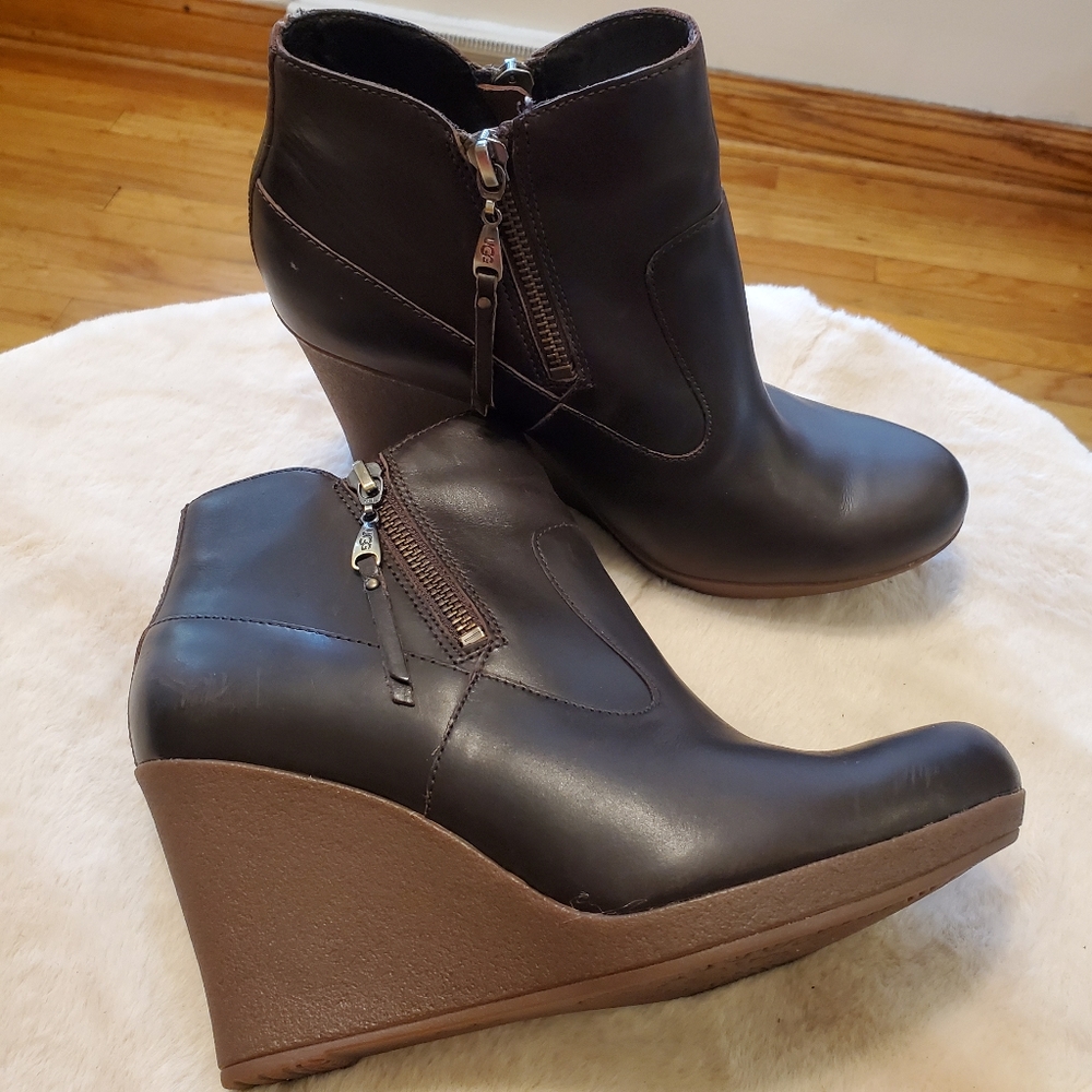 UGG Australia Brown Meredith boots SZ 8.5